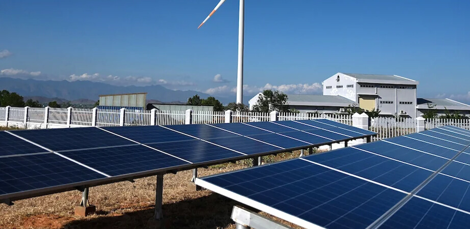 نظام الطاقة الشمسية الهجين التجاري 15kW في الصين